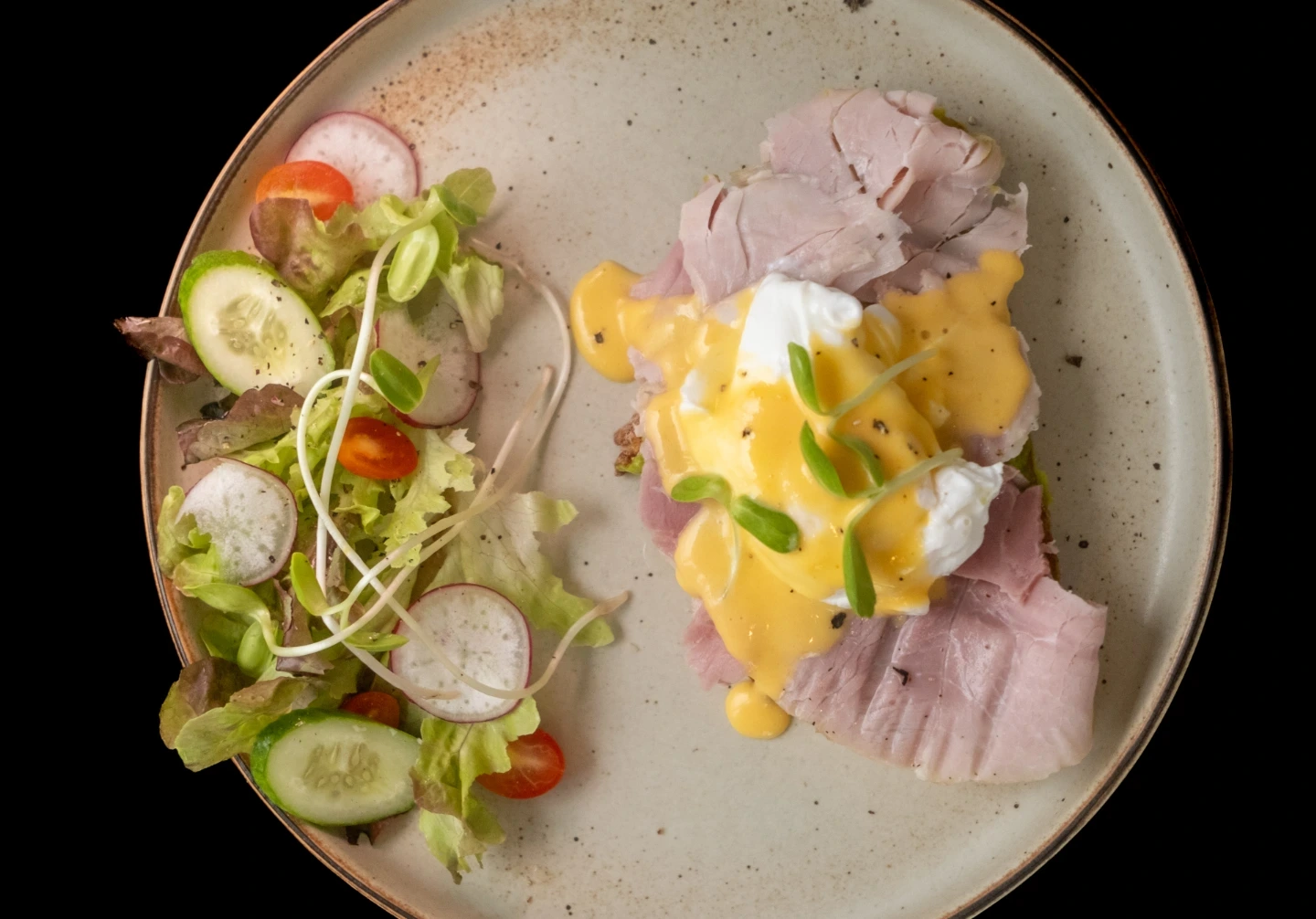 Toast with ham and poached egg — The Chu, Rawai