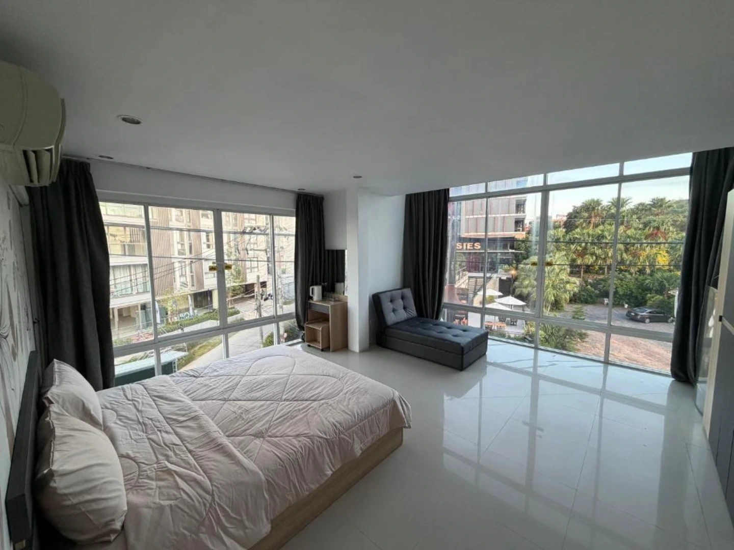 Room 4